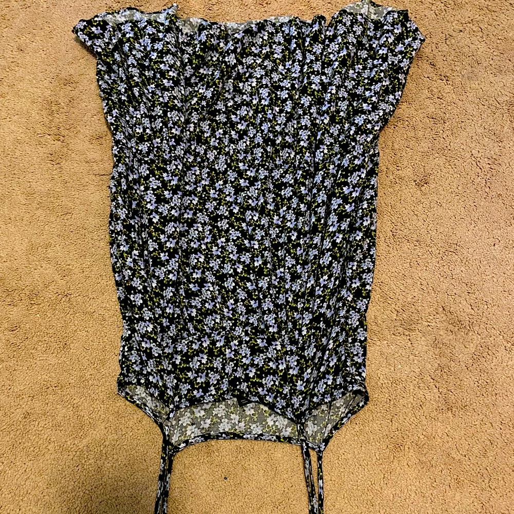 This dress is from shien and it’s xs
